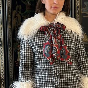 Chic Houndstooth Coat with Faux Fur Collar